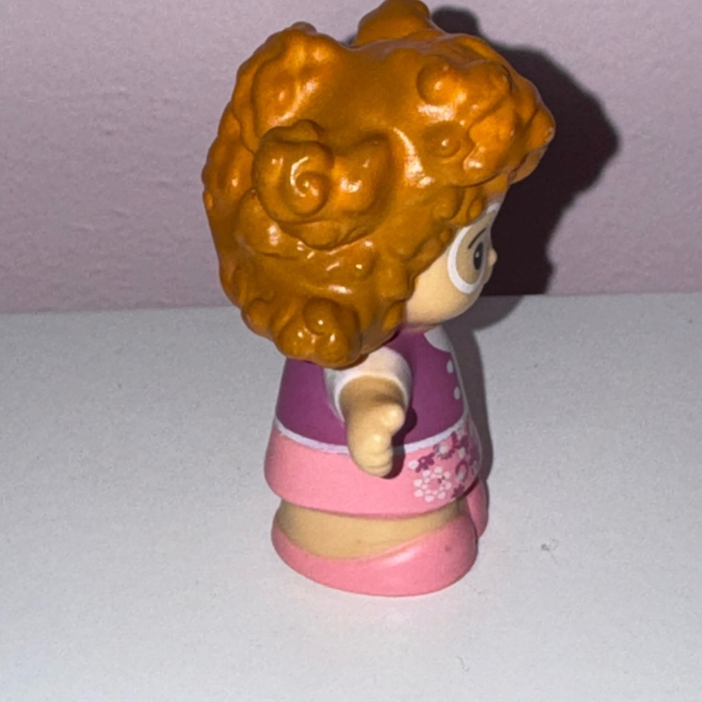 Fisher-Price Sofie Little People Girl Figure - Picture 2 of 5
